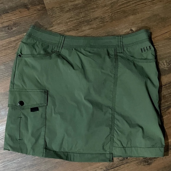 Elle golf army green skirt with shorts inside. Size medium